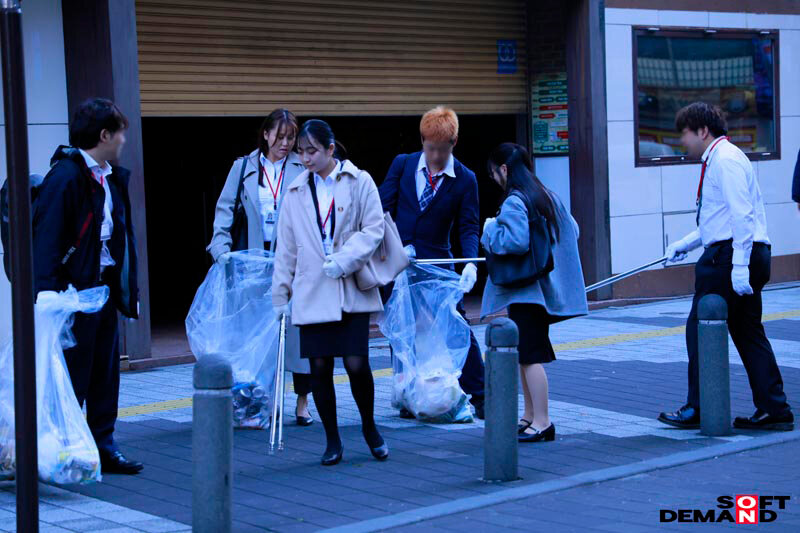 SOD深夜のゴミ拾いの裏でお酒が入って同僚とセックスしていたSOD女子社員4名 画像3