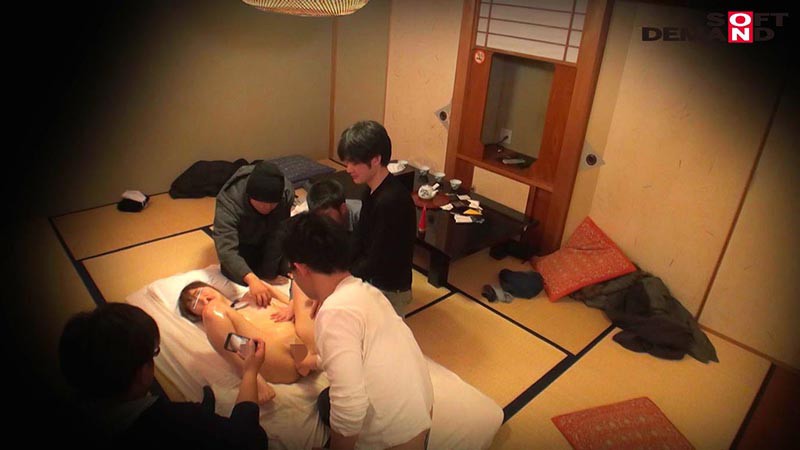 SOD女子社員 元気ハツラツな若手AD女子社員が働くAV撮影の舞台裏大公開！現場で暴走した男たちに犯●れてアヘ顔チ●ポ堕ちしちゃってた一部始終 16