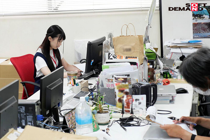 SOD女子社員 弊社一エロい社員、ハケンの田中さんが正社員登用のためにユーザー様のリクエストに応えるご奉仕3本番 高級店仕込みのソープテクニックでAV(&人生)初中出し!「これで正社員になれたらいいな」 田中あかり 画像3