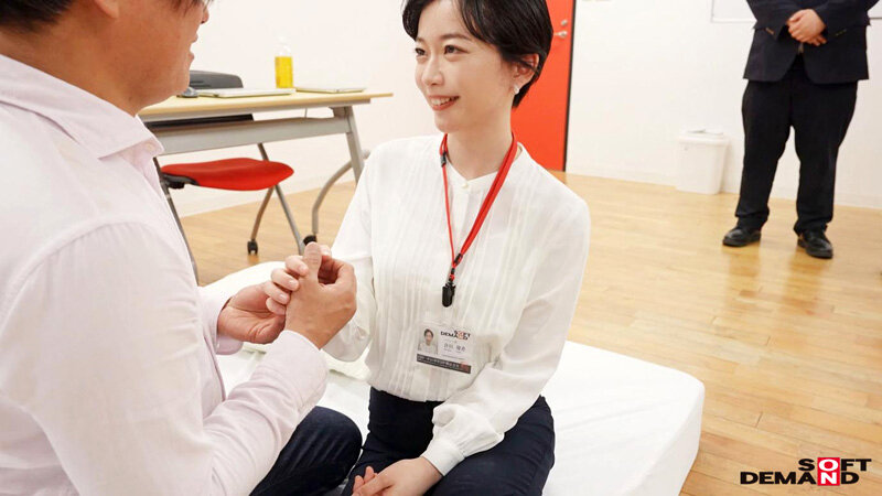 大学から芸術系を専攻し某制作会社から転職してきたクールビューティ―でその上むっつりな社内デザイナー デザイン部中途入社3年目 倉田優希 AV出演! 画像18