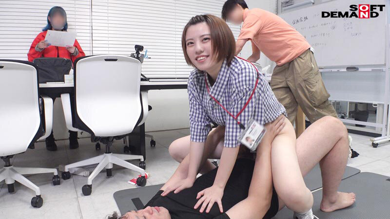 マ○コまる出し!半裸AD羞恥業務 SOD女子社員 制作部 新田好実 画像13
