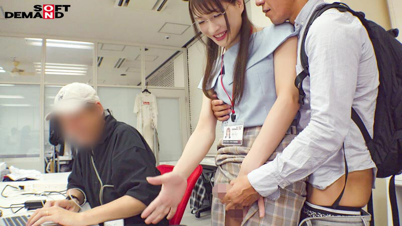 システム部に入った諏訪さんは社会人経験10年以上の頼れる聡明姉御肌 しかもち○ぽ(18cm)が生えている LGBTQ+SOD女子社員が入社初日からAV出演業務 システム部 中途1年目 諏訪珠生 画像14