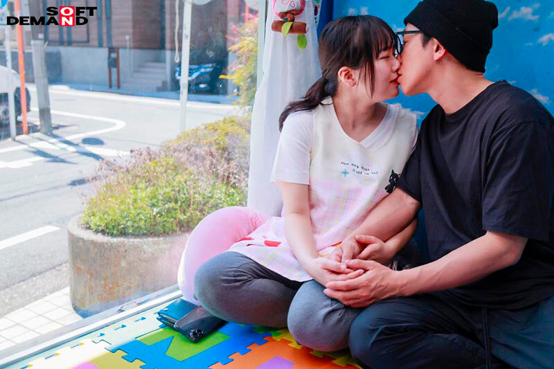 マジックミラー号 母性溢れる保育士さん限定!「おっぱい吸わせてマザコン男子のママ離れをサポートしませんか」乳離れのできない童貞くんを赤面筆おろしのはずが…実は絶倫AV男優で激ピストンで無許可中出し!! 画像8
