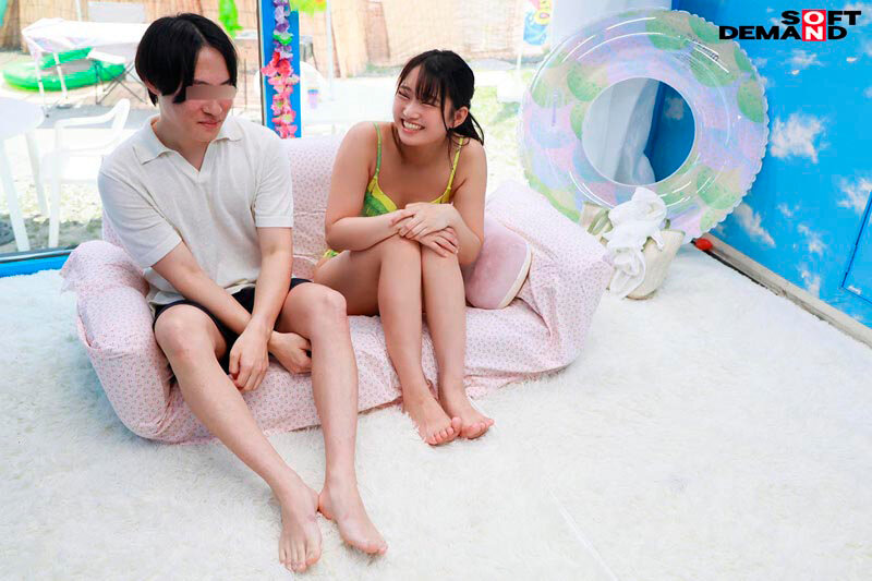 「童貞くんのオナニーのお手伝いしてくれませんか...」海水浴場で声を掛けた心優しい水着美女がマジックミラー号で童貞くんを赤面筆おろし!2024夏 画像13