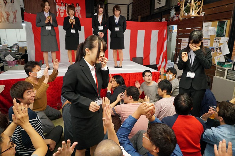 乱交&剛毛はんなり営業部 石倉真季退社付き 忘年会2017 本気汁だらっだら!エロ楽しいお座敷ゲームで羞恥全開 今年は見られて興奮するタイプのSOD女子社員6名全員SEXでおもてなし 画像2