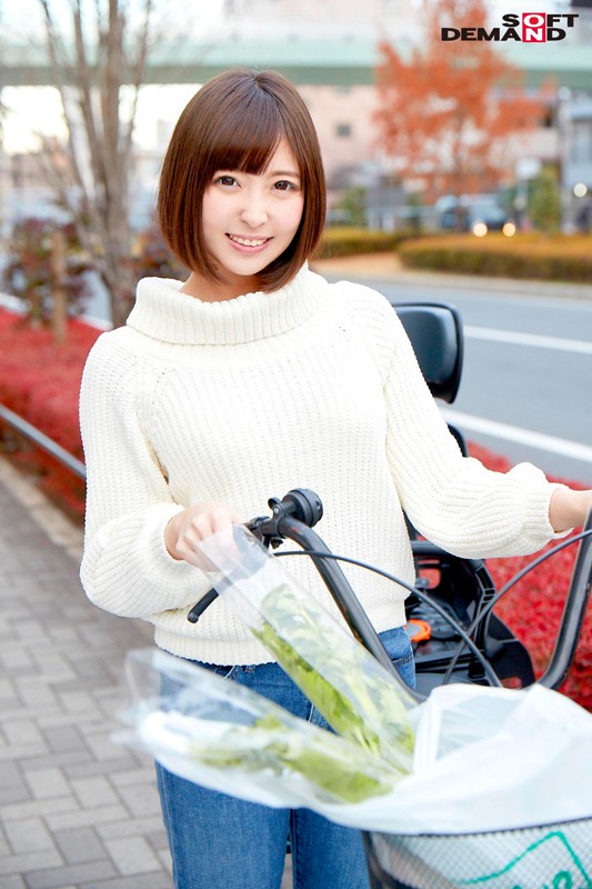 マジックミラー号×アクメ自転車 ママチャリ人妻限定!「みんな私の方を見てる気がするんですけど…」公衆の面前!?でイキまくる!ハリガタピストンで大量潮吹き絶頂アクメ!! 画像3