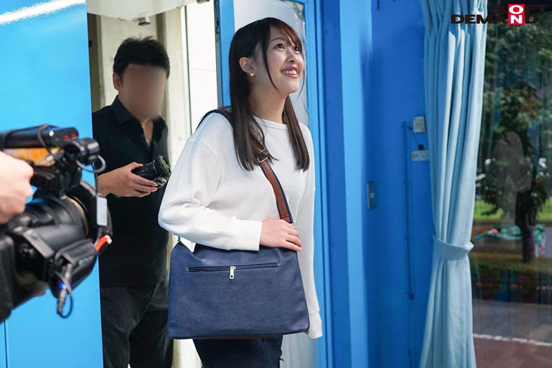 三田杏×マジックミラー号 ミラー越しに友達が見ている前で超恥ずかしいSEX 画像2