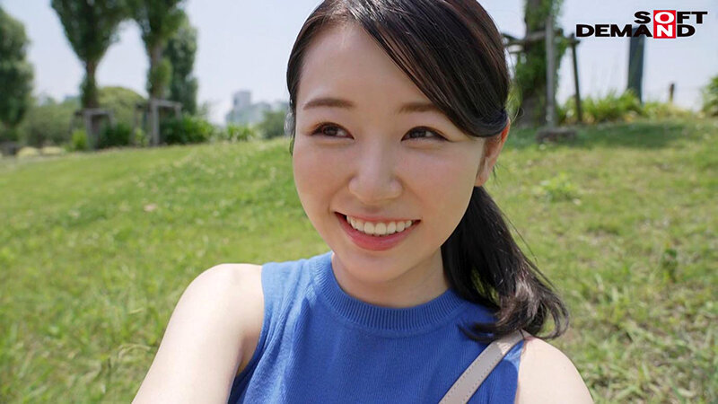 サンプル-お爺ちゃんお婆ちゃんが大好きで介護士になったニコニコ奥さん 坂井千晴 30歳 第2章 1本だけの出演から10カ月ぶり伝説の人妻さんと奇跡の再会！仕事着でSEX・人生初3Pで何度も何度も大絶頂！