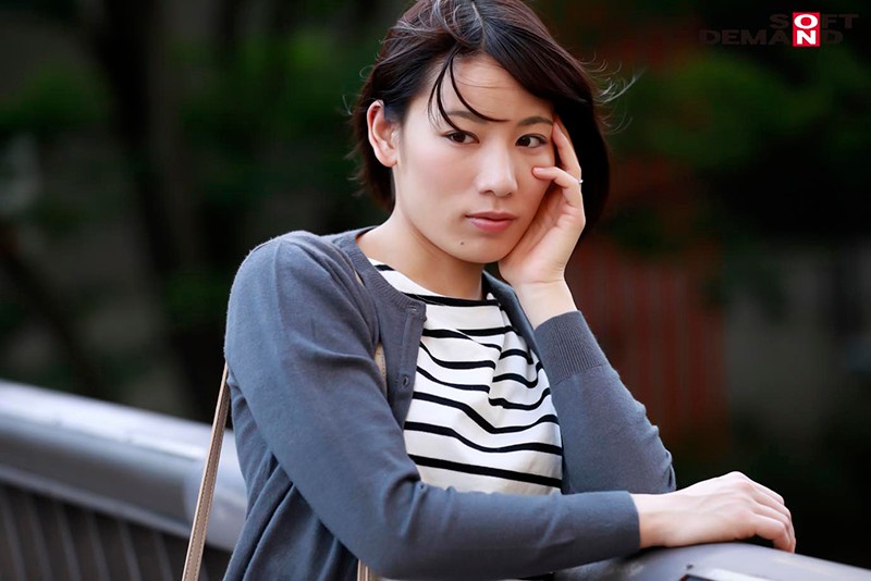 仕事も家庭も真面目に一生懸命だけど欲求不満は人一倍 小西ひかる 29歳 AV DEBUT 画像2