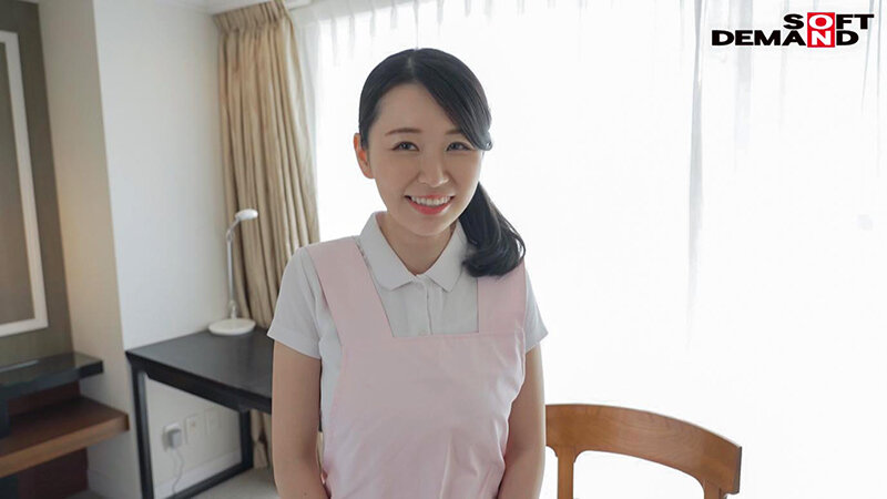 お爺ちゃんお婆ちゃんが大好きで介護士になったニコニコ奥さん 坂井千晴 30歳 第2章 1本だけの出演から10カ月ぶり伝説の人妻さんと奇跡の再会!仕事着でSEX・人生初3Pで何度も何度も大絶頂! 画像8