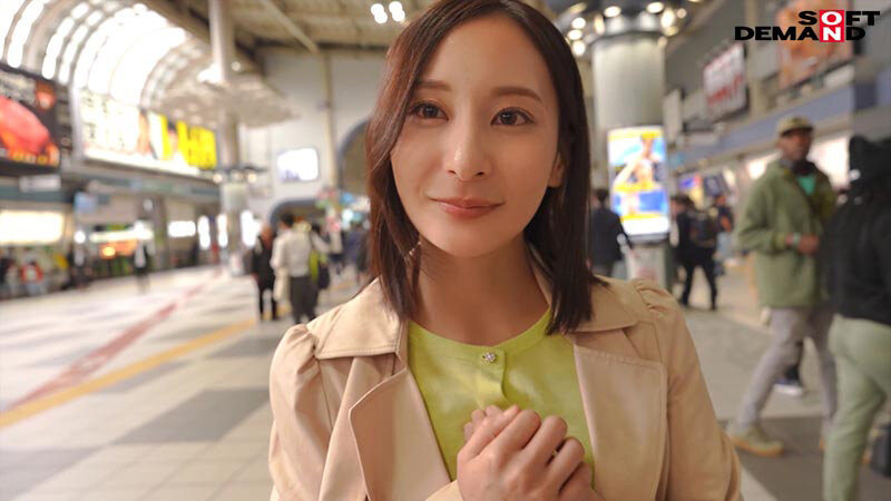 都会の喧騒に紛れてもひときわ目立つ長崎生まれの清楚な奥さん 足立友梨 32歳 最終章 不安や抵抗を掻き消す生棒の快感に理性も奪われ自ら求めた旦那以外とは初めての生中出し 画像3