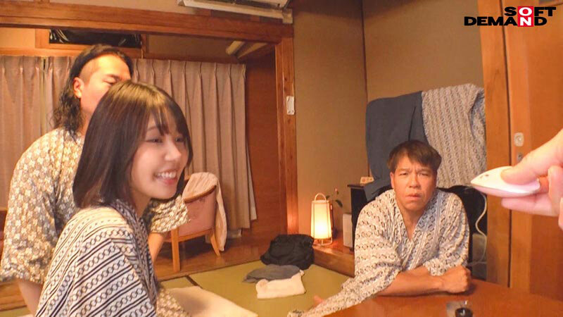 結婚4年目 旦那では受け止めきれない性への欲求を胸に 本物人妻 梅田みなみ 29歳 最終章 地方温泉旅館で露出・放尿 限界マゾイカセ不倫 画像7