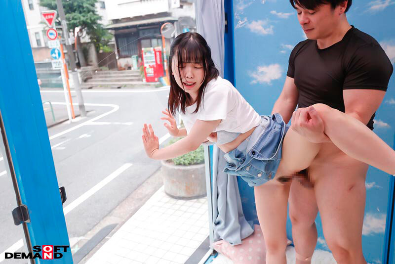 マジックミラー号 都内有数のお嬢様大学に通う高学歴女子大生に 100の淫語を言わせたら、純白のパンツに染みをつくってしまうのか検証!! …結果、自らち○ぽを求めてしまうほどに発情、前戯不要な濡れ濡れま○こに生挿入!?2 画像4