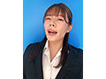ここで撮影した写真を貼れば絶対合格するというピストンバイブ証明写真ボックス リクルートスーツの女子大生がどんなに突かれても笑顔をキープ 来訪者T.Rさん サムネイル画像