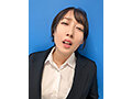 ここで撮影した写真を貼れば絶対合格するというピストンバイブ証明写真ボックス リクルートスーツの女子大生がどんなに突かれても笑顔をキープ 来訪者S.Mさん サムネイル画像