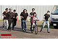 【SHIGEKI×SODSTAR】これが限界ギリギリ公然露出潮吹き 小倉由菜アクメ自転車がイクッ！ - 3