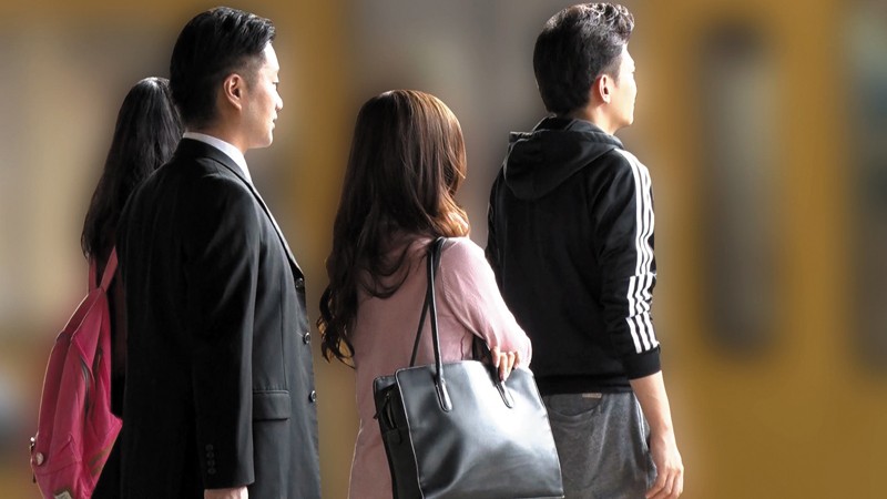 生徒から慕われる美しい人妻ノーブラ女教師痴● 榎本美咲 画像3