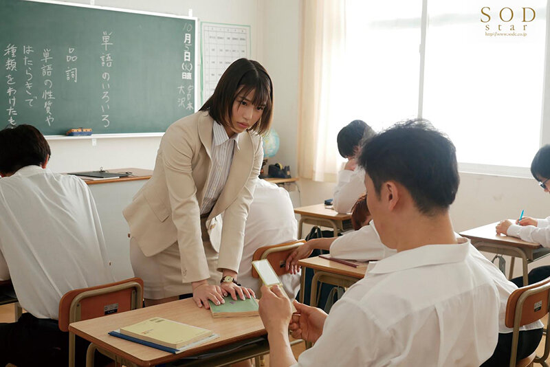 「俺らの出店の裏メニューは担任の潮吹きだから遊びにこいよ？w」文化祭で無理やり生徒たちに輪●レ×プされた新任女教師 唯井まひろ 画像2