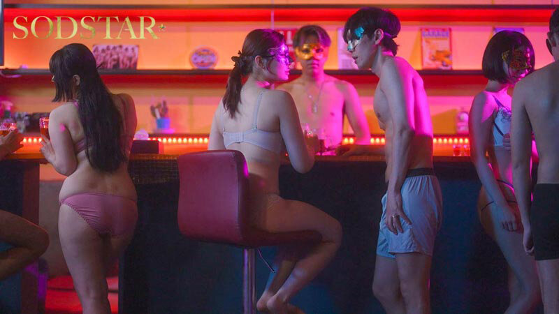 ハプバーでSEXをしたのは親友の旦那。もっと責めたい女と責められたい女…正反対の人妻二人が快楽堕ちして夫婦交換スワッピング4Pする仲になるまで。 青空ひかり 神木麗 画像6