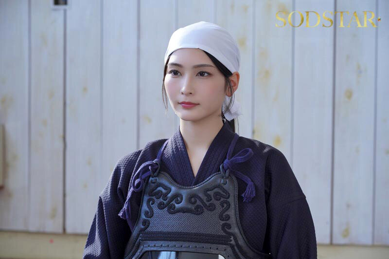 無表情な剣道の女師範 その凛とした佇まいからは想像出来ないほど弟子たちに甘く’チン媚び’目線で何度でもヌイてくれる 本庄鈴 画像3