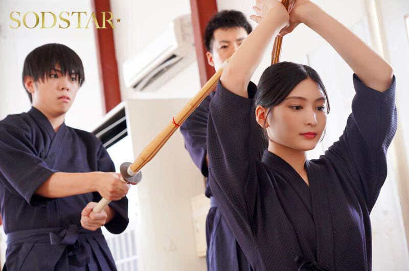 無表情な剣道の女師範 その凛とした佇まいからは想像出来ないほど弟子たちに甘く’チン媚び’目線で何度でもヌイてくれる 本庄鈴 画像7