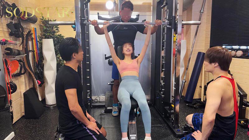 「筋肉触ってもいいですか…？」汗ダクの男臭いマッチョに発情し即雌化。トレーナー達を裏で舐め喰いまくる欲求不満アイドルの実態 天神羽衣 画像11