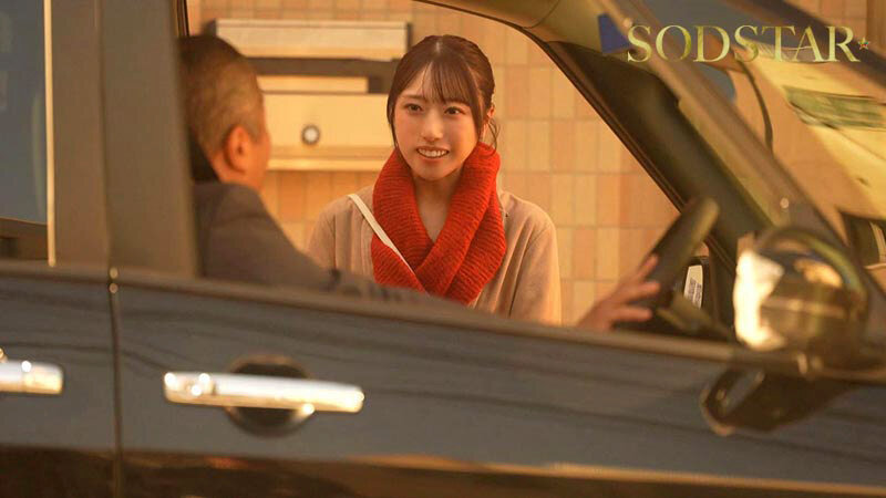 車中不倫 こんなオジサンでも娘の幼なじみ（19）にコクられて付き合うことになっちゃった！年の差なんと31歳！自宅ガレージで唾液を絡ませ汗ダクでちちくりあう 天神羽衣 画像3