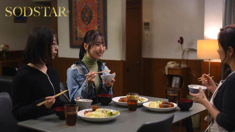 車中不倫 こんなオジサンでも娘の幼なじみ（19）にコクられて付き合うことになっちゃった！年の差なんと31歳！自宅ガレージで唾液を絡ませ汗ダクでちちくりあう 天神羽衣 画像4