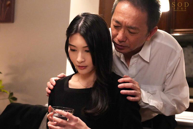 夫の葬儀翌日からクズ義父に狂いそうなほど、無理矢理孕ませ中出しされる未亡人 本庄鈴 画像9