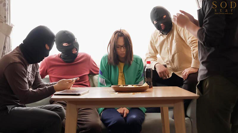 アラサー喪女ニート3 悪い男にナンパされた!ホスト風イケメンにホイホイついていったら、その仲間たちに干物マ×コをタライ回しにされちゃった。天宮花南 画像6