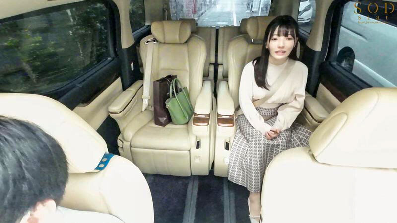 【検証】1週間の予告エロドッキリ!!気持ちいいと声が大きくなる七緒ちゃんは声ガマン必須の場所でエッチな仕掛けをされたらどうなってしまうのか!? 彩月七緒 画像15