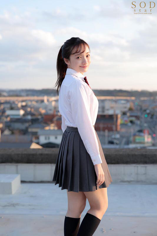 「ひさしぶりに学校いってみいひん?」かつての同級生と10年ぶりに再会。当時ヤリまくっていた思い出の校舎…は跡形もなく…廃墟になった母校の冷たいコンクリートに彼女を押しあて何度も何度も腰を打ちつけた 渚恋生 画像20