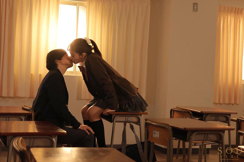 「ひさしぶりに学校いってみいひん?」かつての同級生と10年ぶりに再会。当時ヤリまくっていた思い出の校舎…は跡形もなく…廃墟になった母校の冷たいコンクリートに彼女を押しあて何度も何度も腰を打ちつけた 渚恋生 画像4