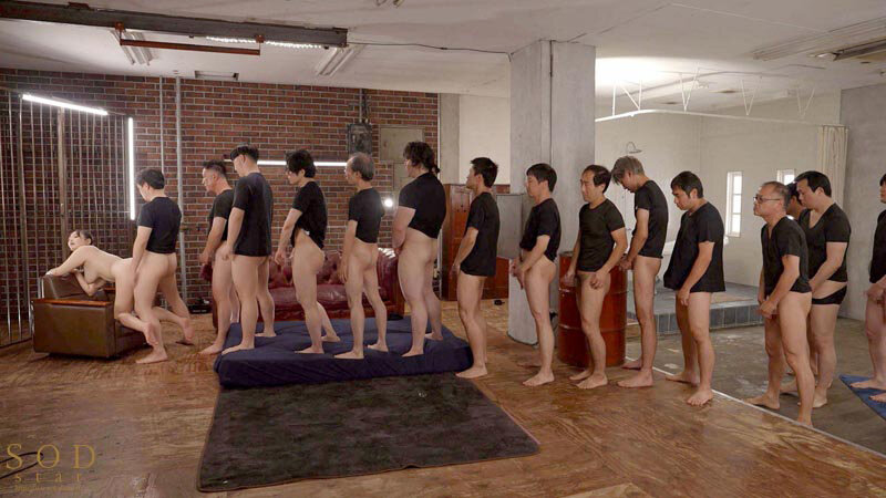 【数量限定】大乱交解禁!25本チ●ポの連続ケダモノピストンでのSUPER大絶頂SEX&19発ぶっかけ SPECIAL!! 恋渕ももな【特典映像収録版】 パンティと写真セット 画像5