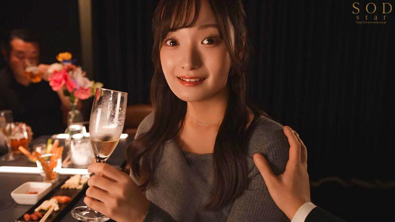昼は清楚な新人女子アナ恋生は 夜はボクの居残り残業の発声練習に付き合ってくれ とびきり下品な清らか淫語を耳元でささやいて 優しく包み込むようなフィンガーテクと乳首舐めで慰めてくれる神同期 渚恋生 画像11