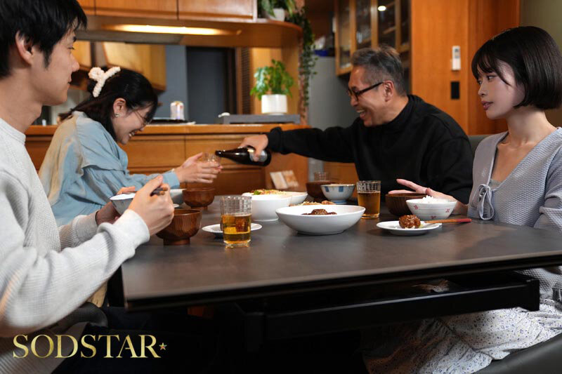 旦那の連れ子に溜まり切った性の捌け口として性欲処理玩具にされました。あまりの絶倫勃起チ○ポに夫とするより感じてしまい… MINAMO 画像12