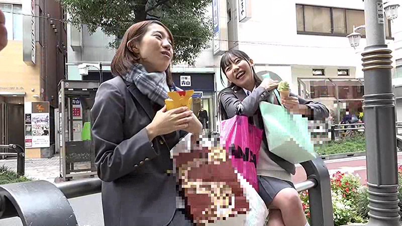 修学旅行で東京に来たイモだけど超絶かわいい田舎女子○生を「東京案内してあげる」とダマして中出し、お友達を電話で呼び出させてその娘もレ○プ 3 - Image 1