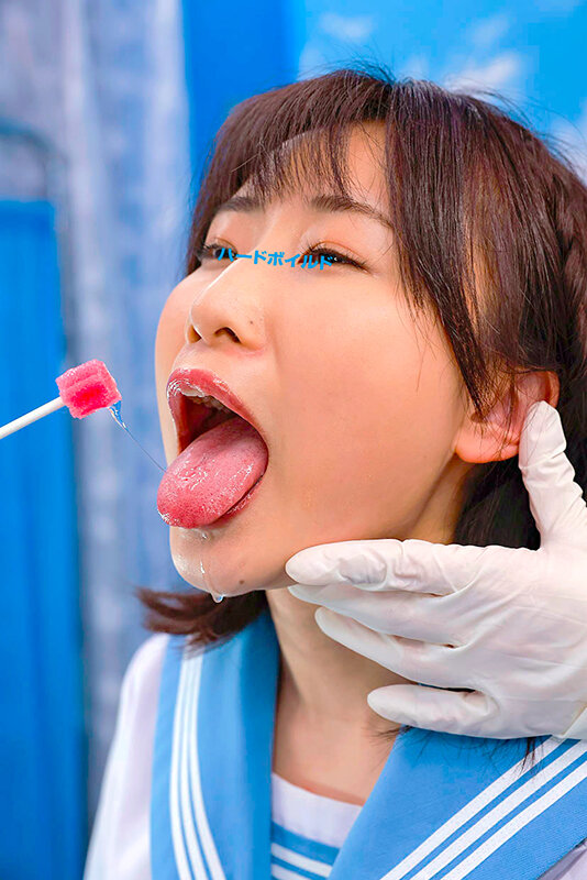 マジックミラー号 ハードボイルド 卒業式直後!就職するJ○に実施する入社前健康診断!青空の下、発育中の乳房やピンク乳首を弄られ極太器具でキツマンを拡張された初心娘の膣は羞恥心に反して純情愛汁垂れ流し!覚えたてのエッチも拒めず6人全員中出ししちゃうなんて! 画像20