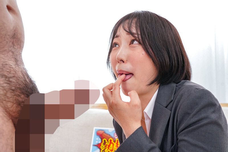 素人バラエティ 面接官をアツくさせる視線や話術を鍛えろ！就活JDが挑戦する、デカチンに触らずフル勃起20分持続チャレンジ！ギンギン勃起を持続させるために乳房パフパフしたり、知らず濡れたオマ〇コを弄らせてるうちに子宮が火照ってしまった素人娘は連続生中出しも拒め… サンプル画像 2