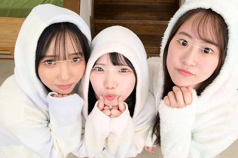 おにいちゃん！Tバック尻とおっぱい使っていいから、勃起チ○ポで遊んでくれる！？ カワイイ妹たちと鬼ごっこしたり、エッチしたり、トリプルフェラしていっぱい戯れたよ！