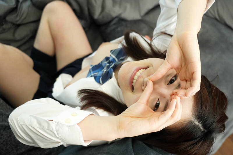 お兄ちゃん大大大好きな妹がノーブラパンチラ誘惑してきてエッチしよ！と迫ってくるから困った件。美味しそうなカラダに成長したでしょ？！ 沙月恵奈 画像2
