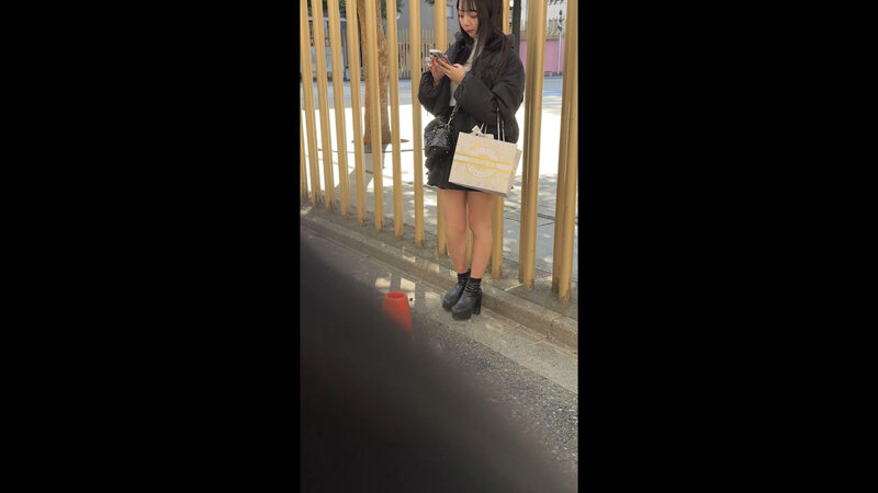 【小悪魔的エロビッチちゃんを路上でゲッチュ♪】【そそるカラダと愛嬌まんさいのビジュ強者で人気No.1】【ホスピタリティ炸裂のまさかのノンオプデフォNN＆口内発射！！】 あおい藍 画像1