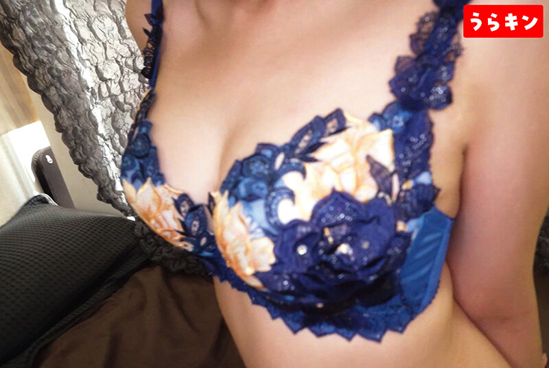 うらキン【正統派美女にG乳娘に美女ギャルお姉さんにオール中出しのエロエロバラエティーえちち娘3人収録！！】【200分超えの大ボリュームのエロハメ撮り3人前ドエッチ映像！！】【膣内でも手でも発射SEX祭映像収録】ナマH映像集018 サンプル画像 15