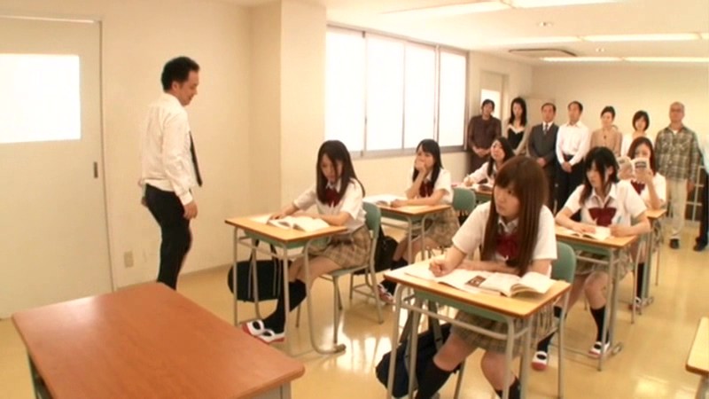 VANDR-075 第 1 部分 - 30 分钟