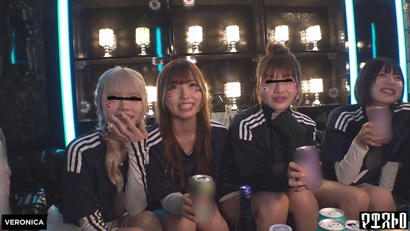 ゴールイン！美少女サポーター達とスタジアム外で秘密のオフサイド！【みゆ/ゆみ/れい/りん】Ver.みゆ＆ゆみ 画像4