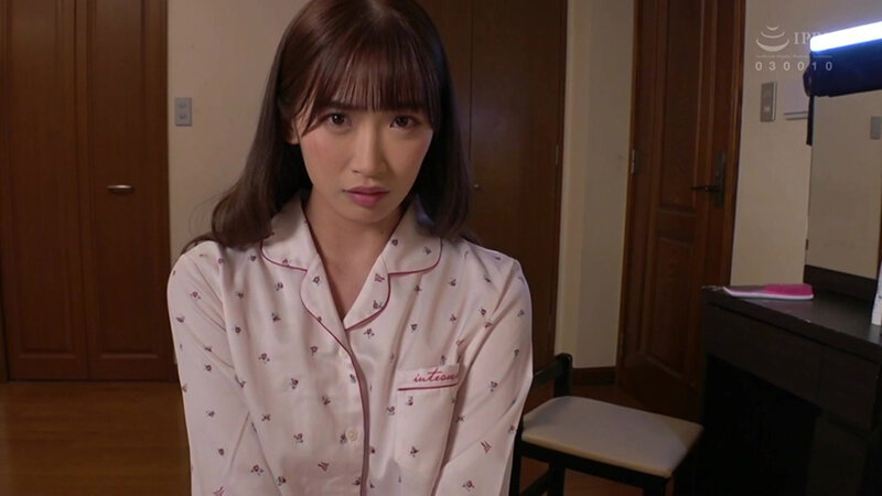 【FANZA限定】同居してみて3日…この家族、今週中に堕とせそう◆ 美園和花 パンティと生写真付き 画像4
