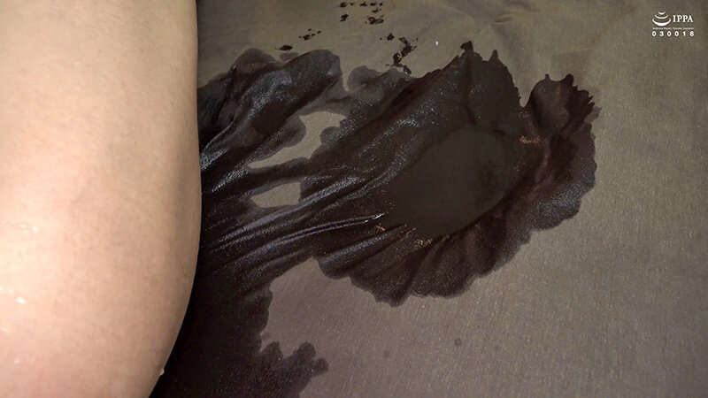 聖水痴女 男に小便を飲ませる事に興奮しちゃう性癖を拗らせたお姉さん 6枚目