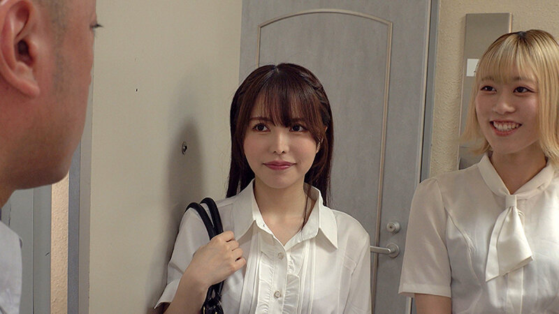 高級セクシーランジェリー姿で男を惑わす訪問販売員たちの悩殺セールス術 画像3