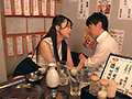 お気に入りの可愛い後輩OLが酔った勢いで豹変！？バレたらヤバい個室居酒屋で暴走バキュームフェラ - サンプル 2