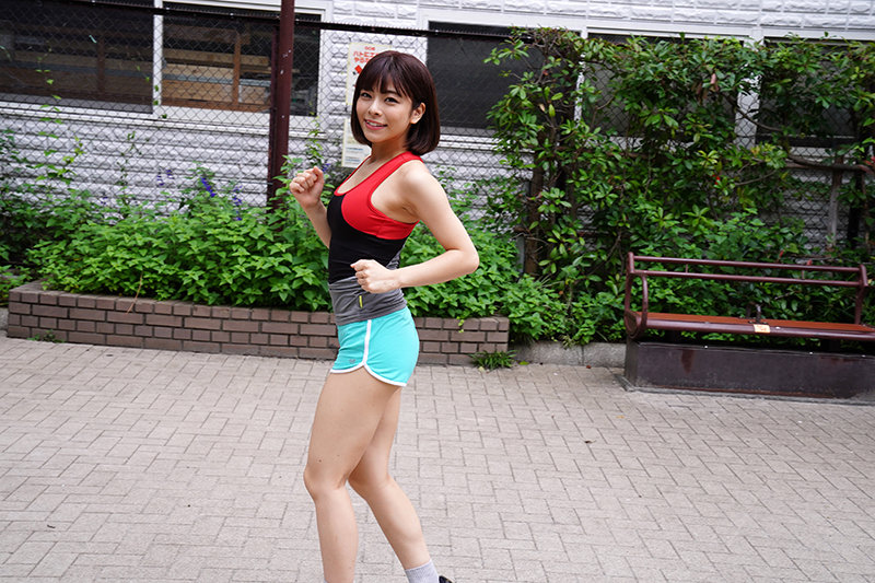 美女たちの足裏をふやけるまで舐めたい！VI ランニングシューズ編 - Image 1